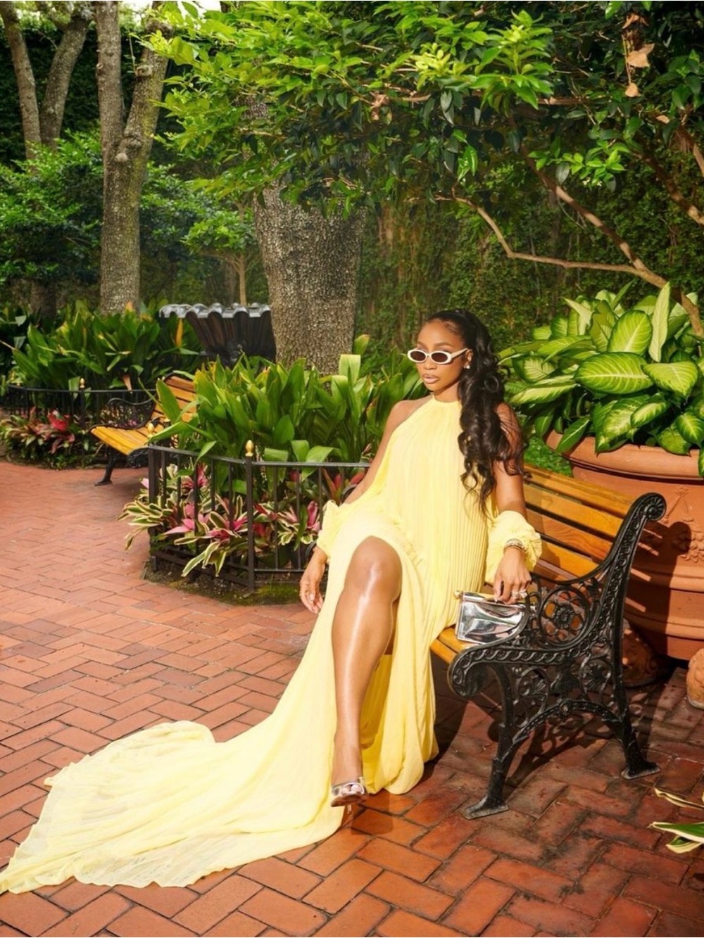 Elegant Yellow Naked Wardrobe Evening Dress
